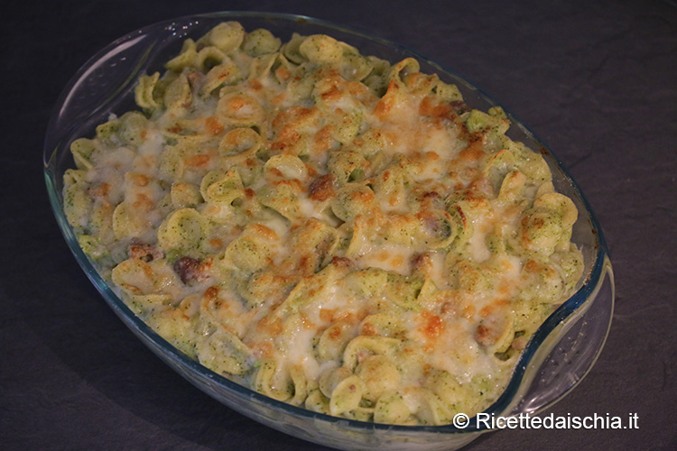 Orecchiette broccoli salsiccia e provola al forno