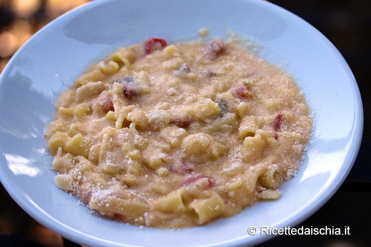 Pasta e patate con la provola