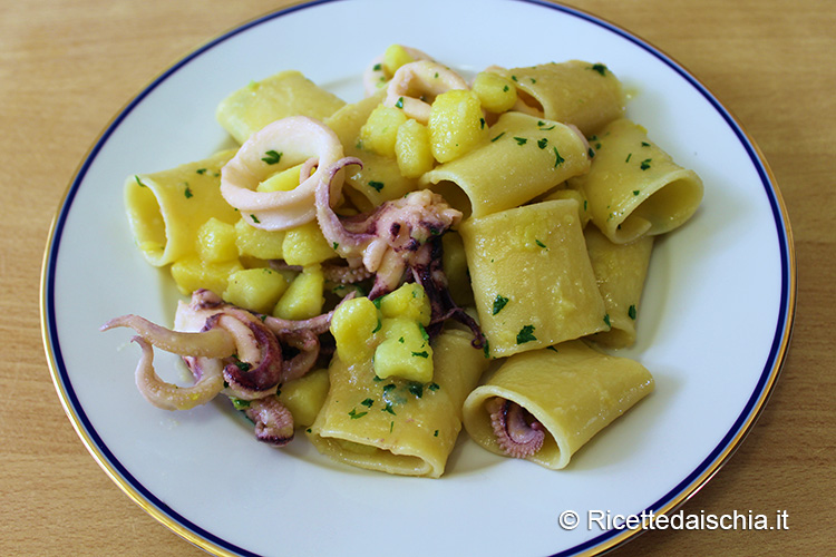 Paccheri con calamari e patate