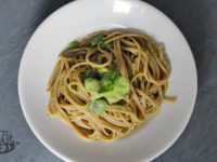 Linguine con pesto di fave e pancetta