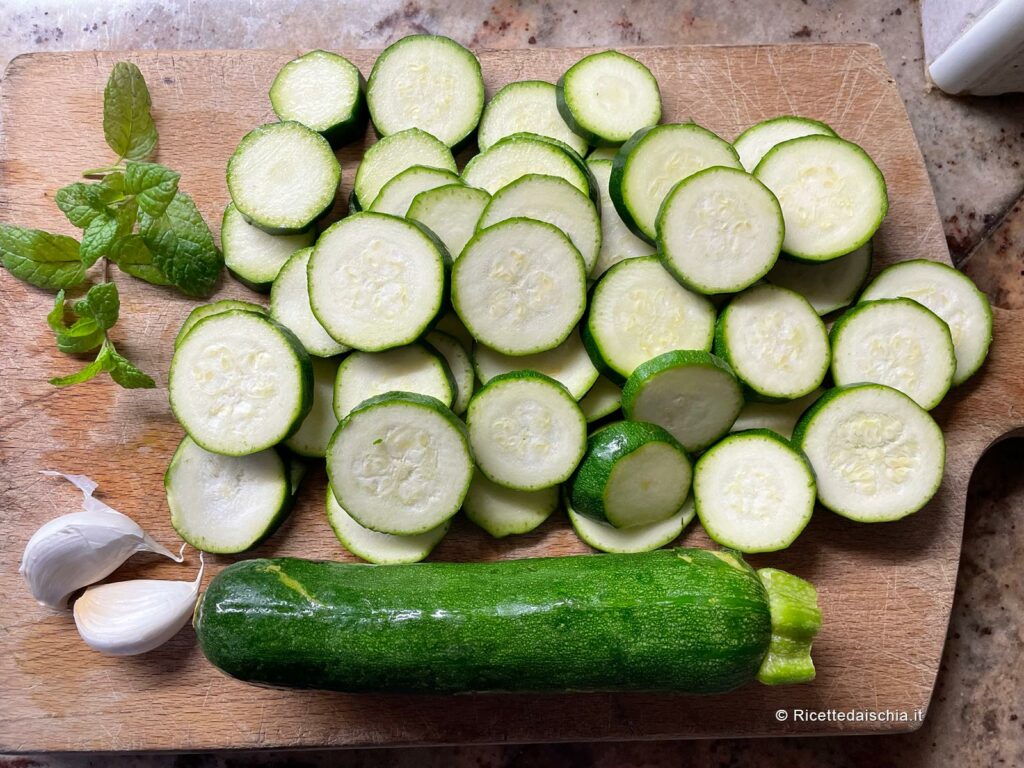 Ingredienti zucchine alla scapece